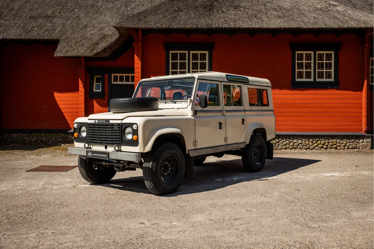 Land Rover Defender 110 Station Wagon V8 Originele staat., foto 1