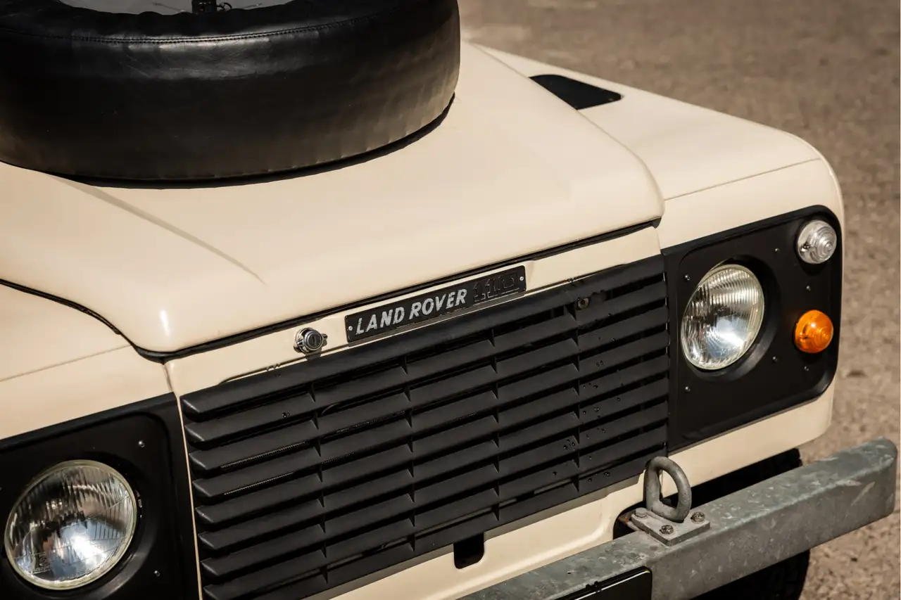 Land Rover Defender 110 Station Wagon V8 Originele staat., foto 10