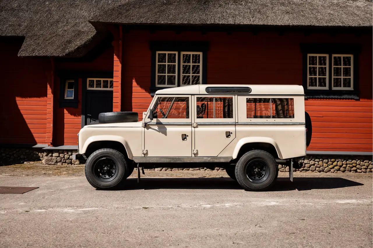 Land Rover Defender 110 Station Wagon V8 Originele staat., foto 2