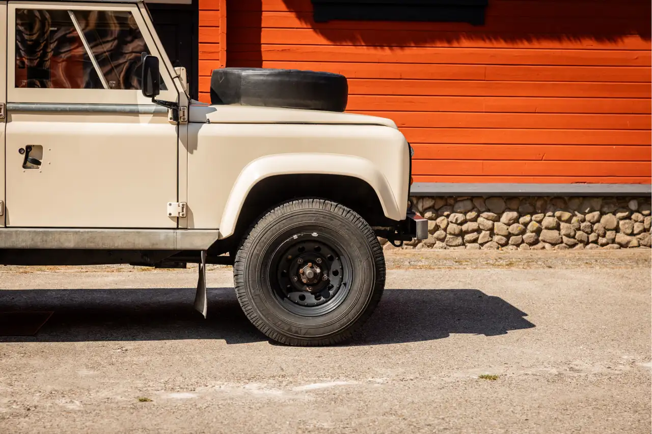 Land Rover Defender 110 Station Wagon V8 Originele staat., foto 11