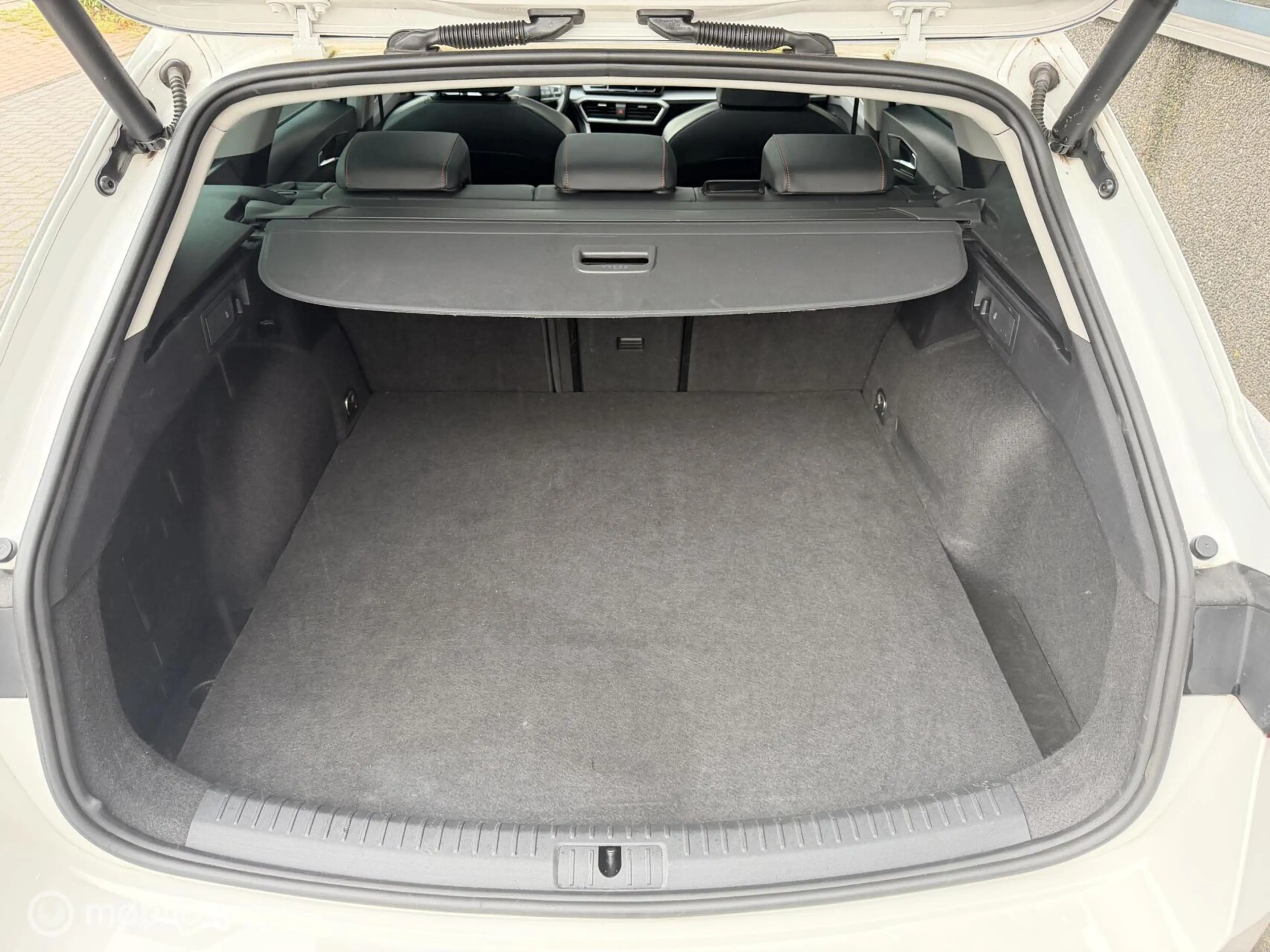 SEAT Leon e-Hybrid Sportstourer 1.4 TSI eHybrid PHEV FR — photo 21