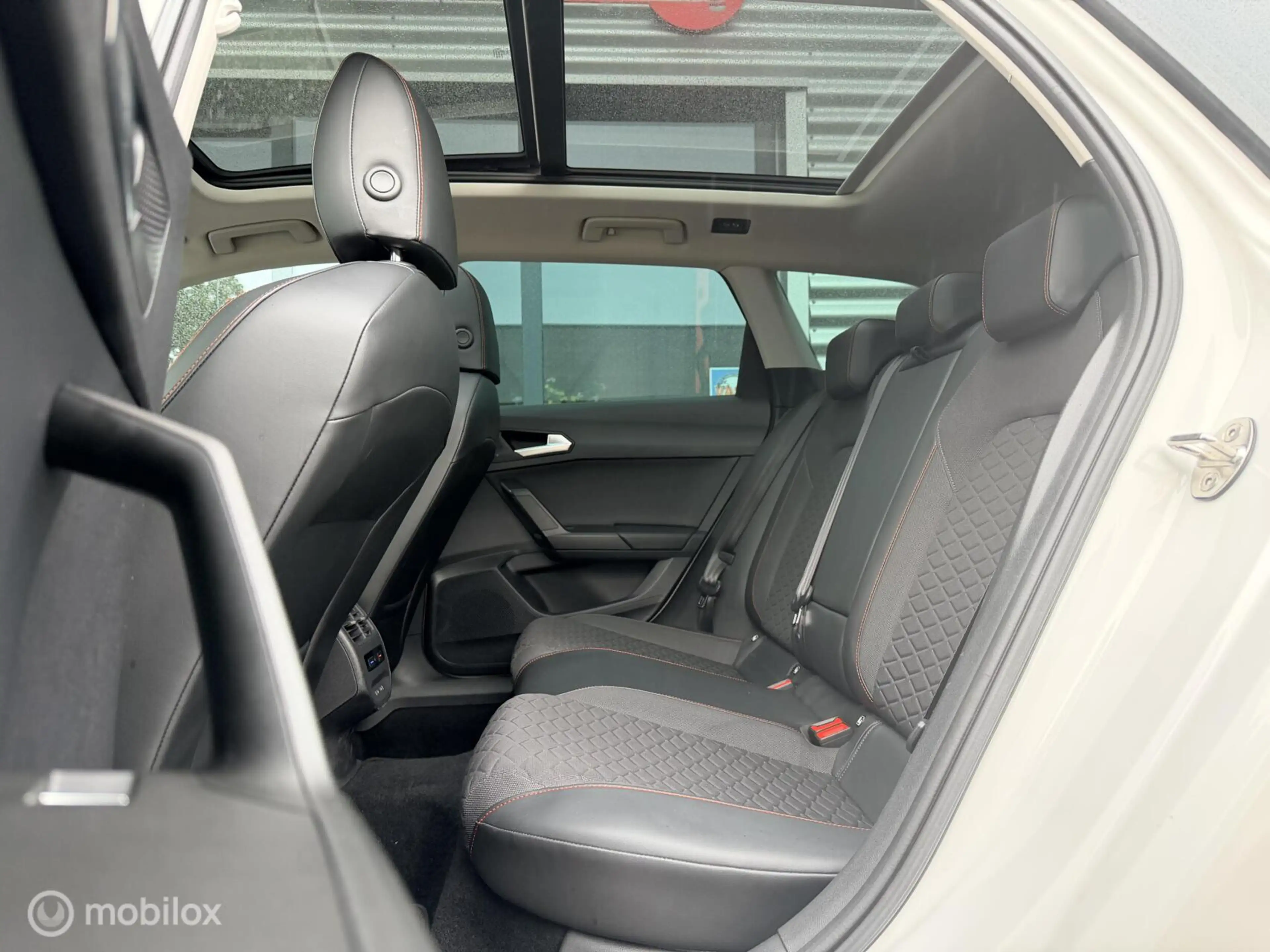 SEAT Leon e-Hybrid Sportstourer 1.4 TSI eHybrid PHEV FR — photo 20