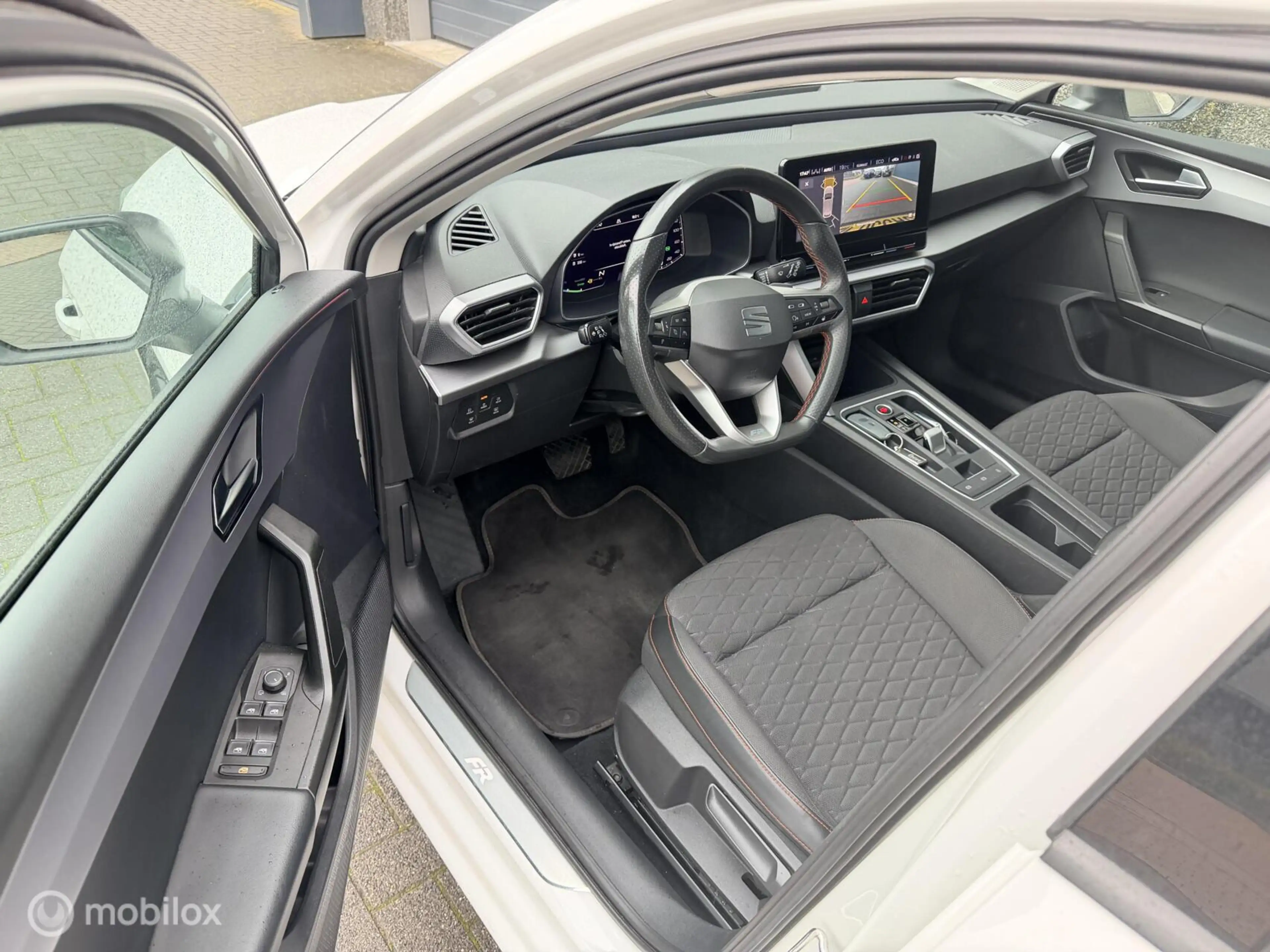 SEAT Leon e-Hybrid Sportstourer 1.4 TSI eHybrid PHEV FR — photo 14