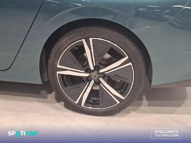 Peugeot 308 view 11
