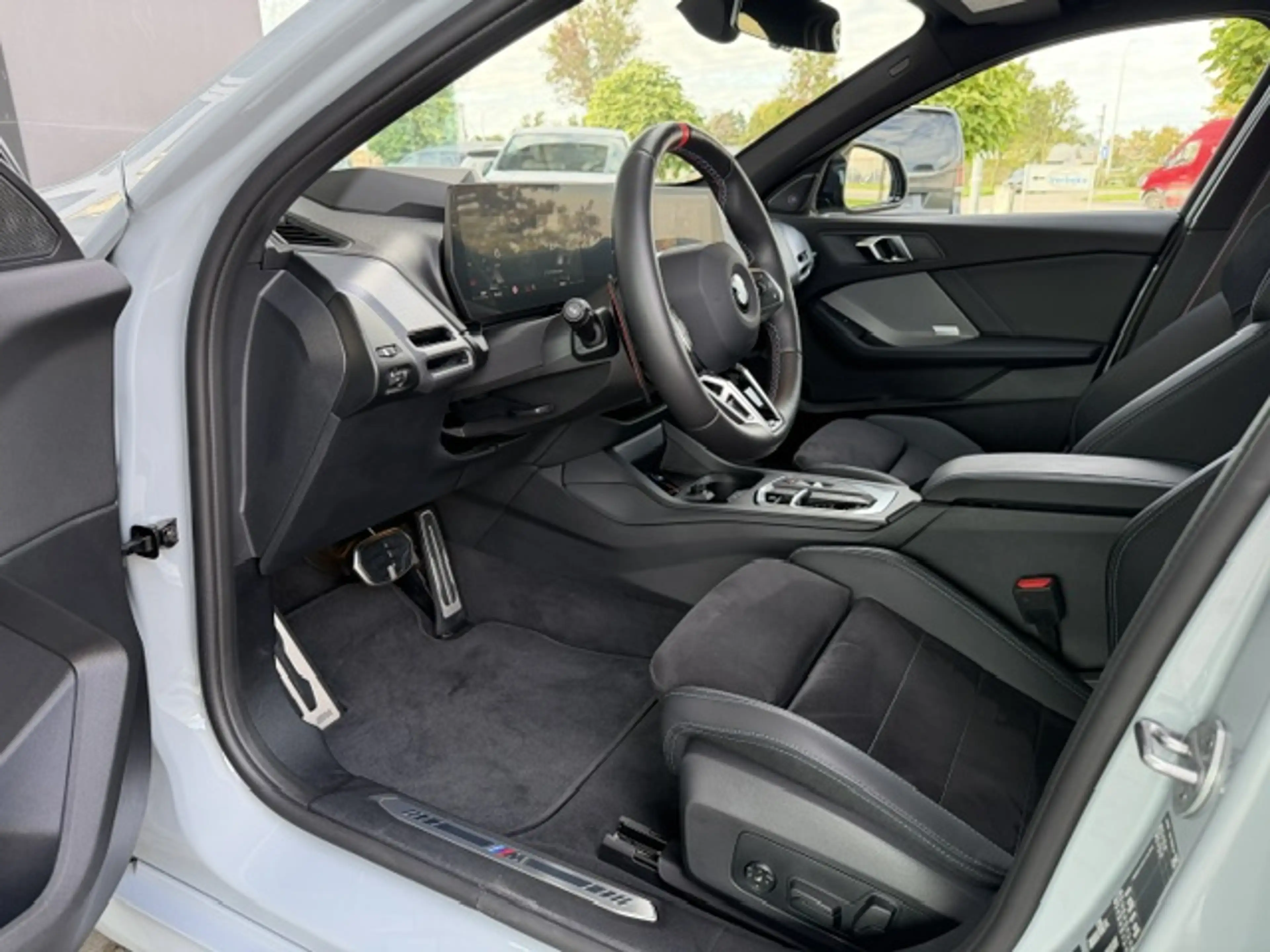 BMW 135 iM X-Drive Pro / Pano Dak / Wide Screen / HUD / H&K / 360° Cam / ACC / 19" / Elektrische Sportzetels — photo 7