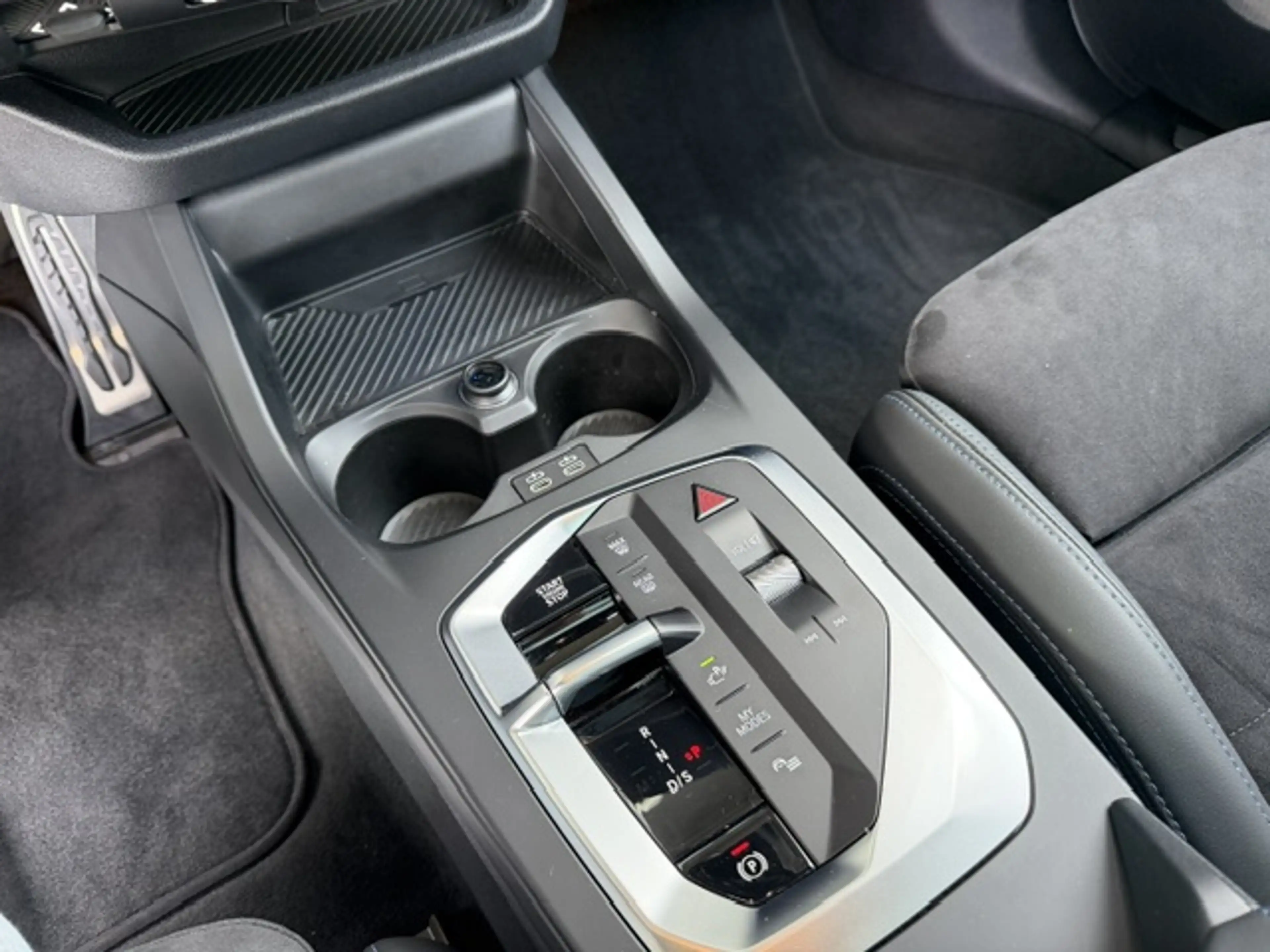 BMW 135 iM X-Drive Pro / Pano Dak / Wide Screen / HUD / H&K / 360° Cam / ACC / 19" / Elektrische Sportzetels — photo 12