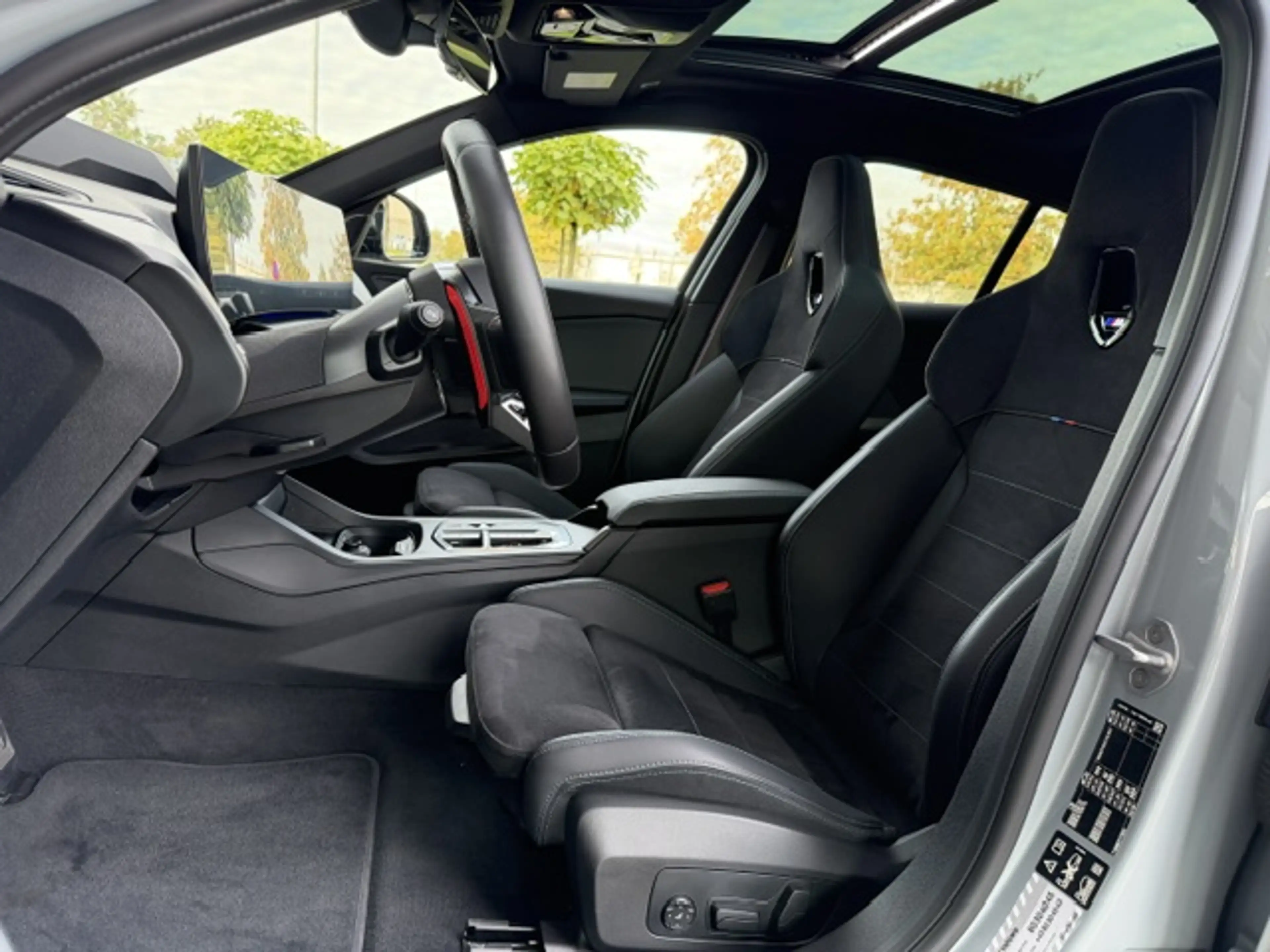 BMW 135 iM X-Drive Pro / Pano Dak / Wide Screen / HUD / H&K / 360° Cam / ACC / 19" / Elektrische Sportzetels — photo 11