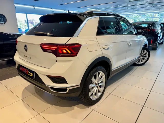 Volkswagen T-Roc view 7