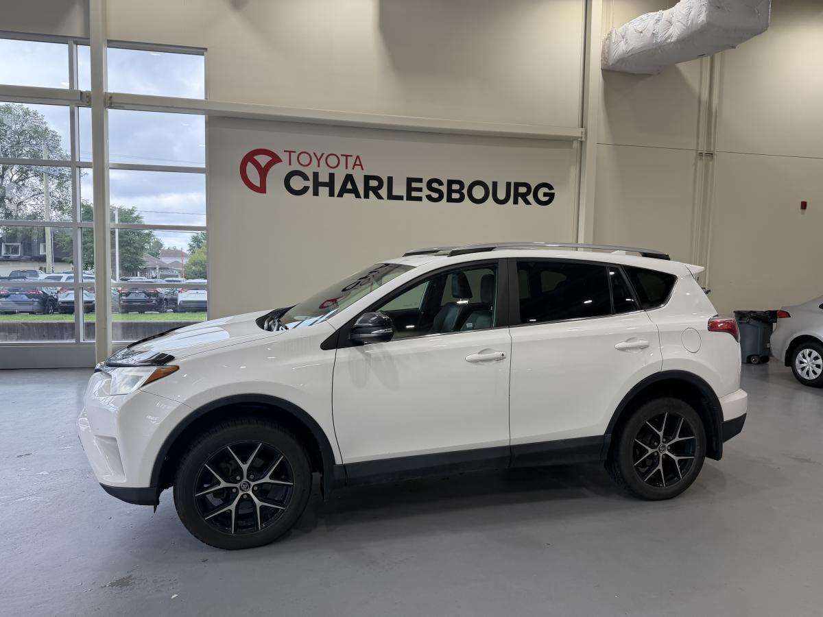 2017 Toyota RAV4 SE AWD * CRUISE CONTROL *TOIT OUVRANT *SIEGES CHAU