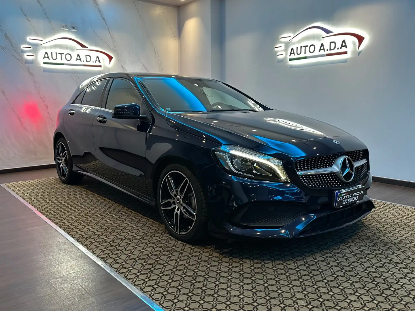 Mercedes-Benz A 180 A 180 d Automatic Premium Schwarz - 2