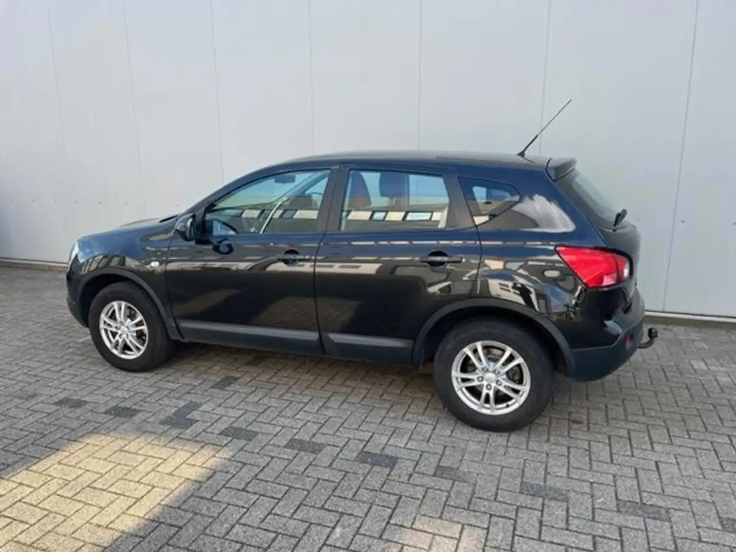 Nissan Qashqai 2.0 Tekna Premium, '07, 231000, navi, cruise, trek Zwart - 2