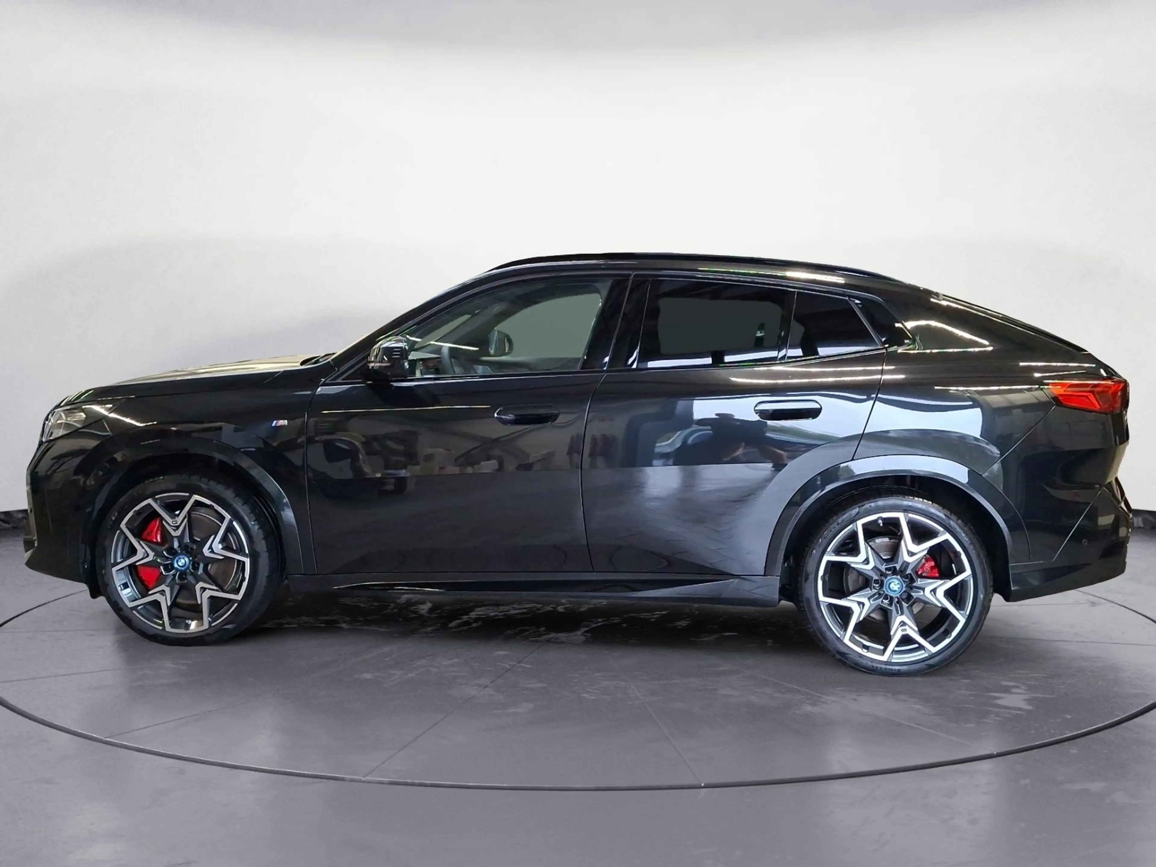 BMW iX2 xDrive30 M Sportpaket Panorama Head-Up el.Si — photo 5