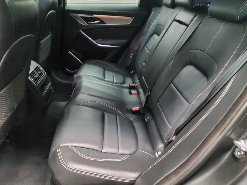 Jaguar F-Pace R-Dynamic Leder Navi LED Pano Sound — photo 13