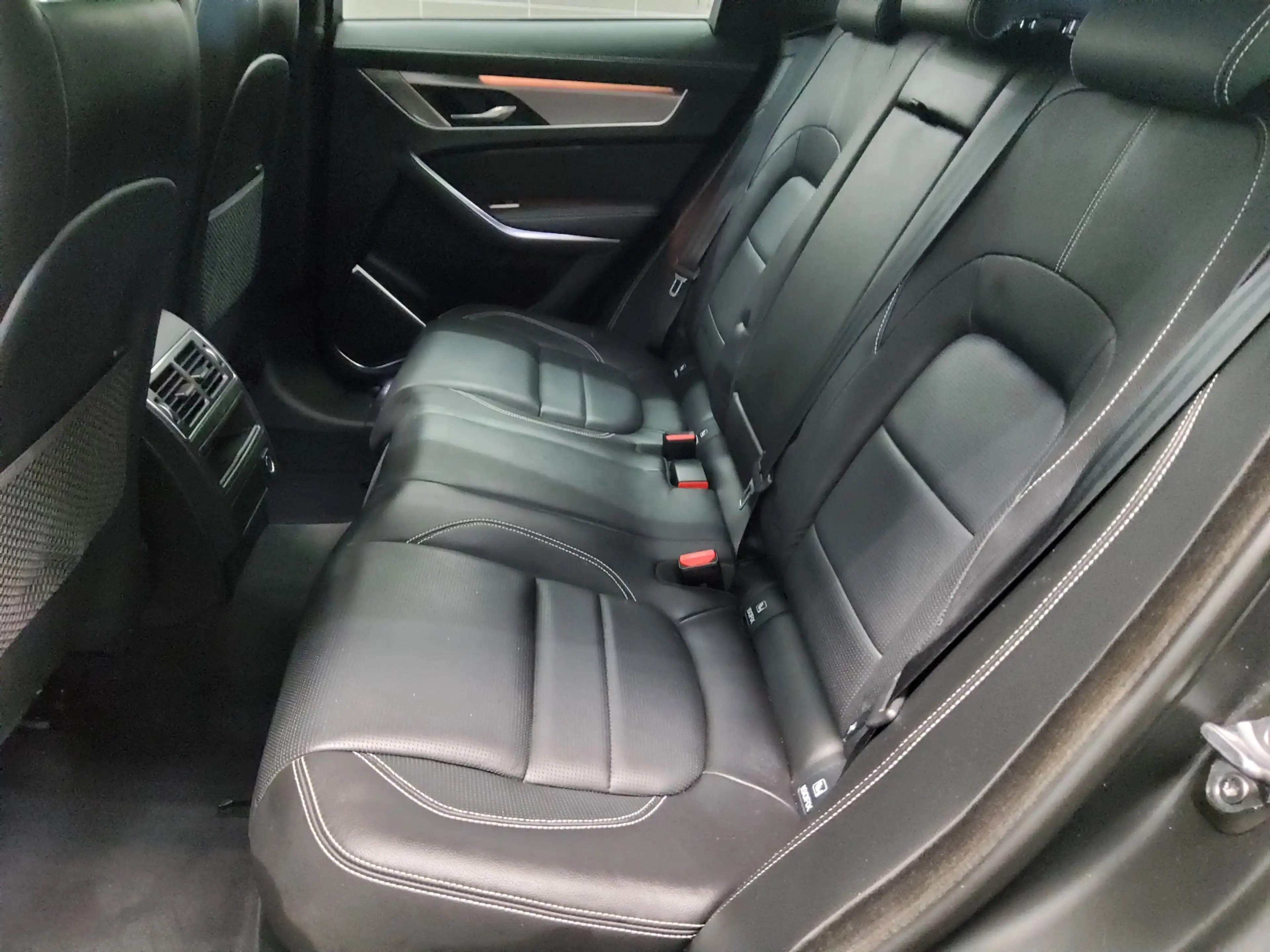 Jaguar F-Pace R-Dynamic Leder Navi LED Pano Sound — photo 13