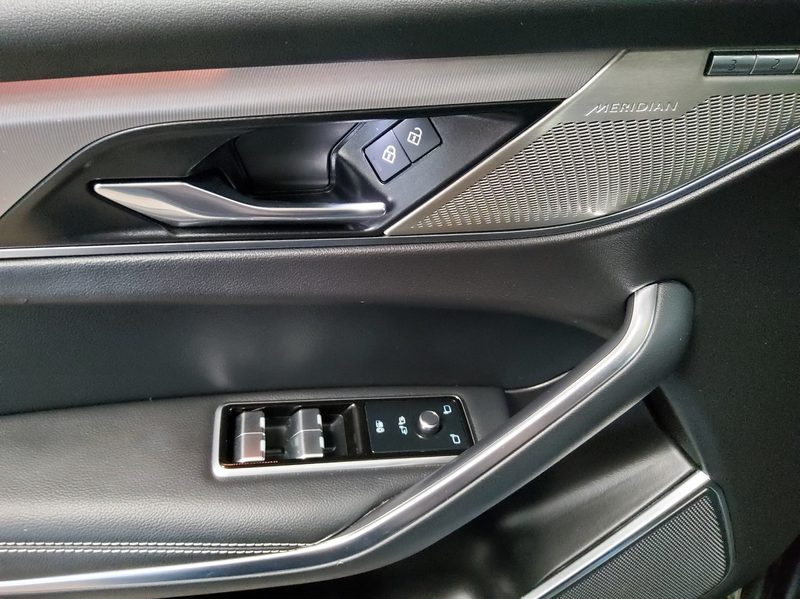 Jaguar F-Pace R-Dynamic Leder Navi LED Pano Sound — photo 9