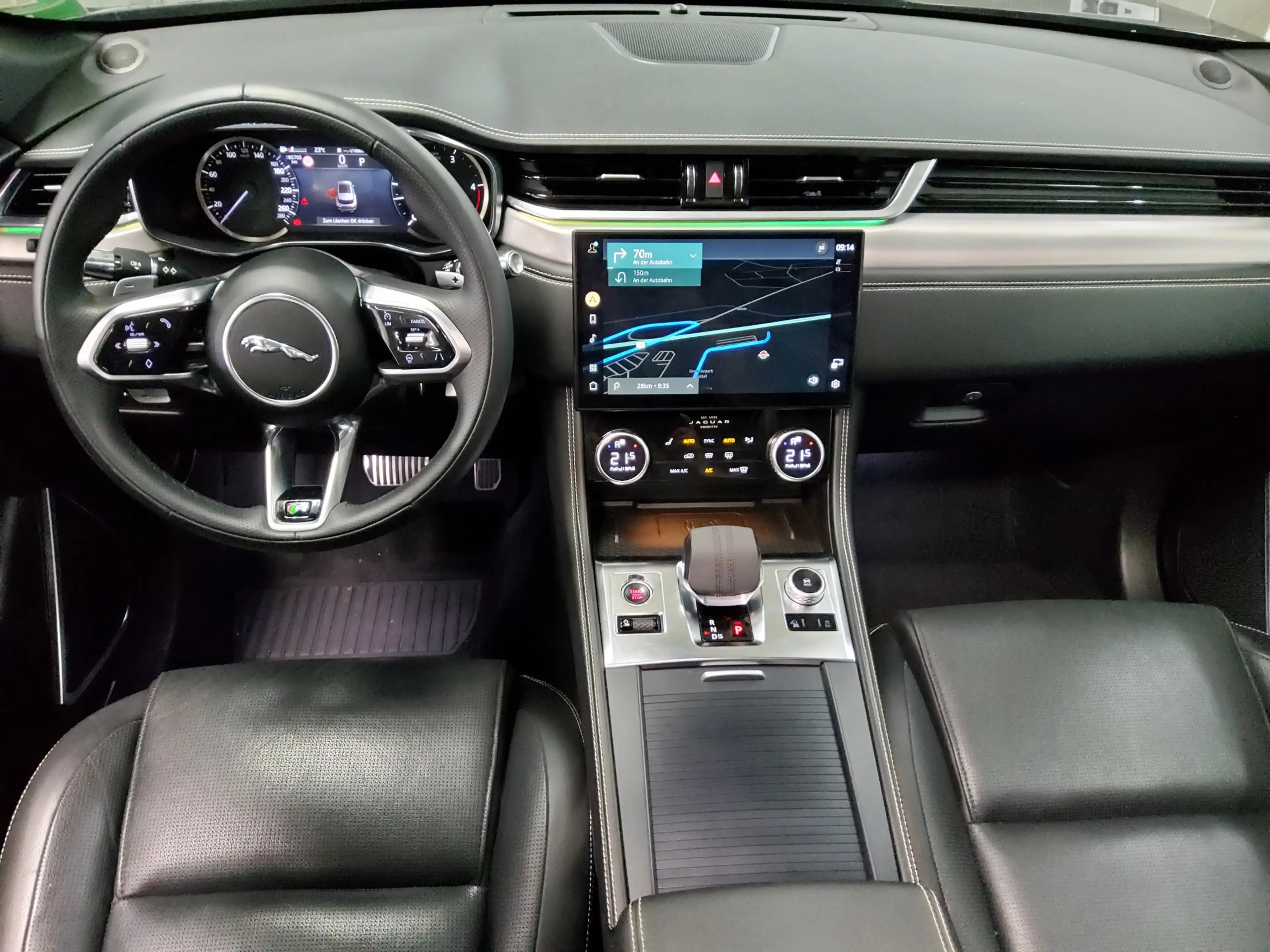 Jaguar F-Pace R-Dynamic Leder Navi LED Pano Sound — photo 5