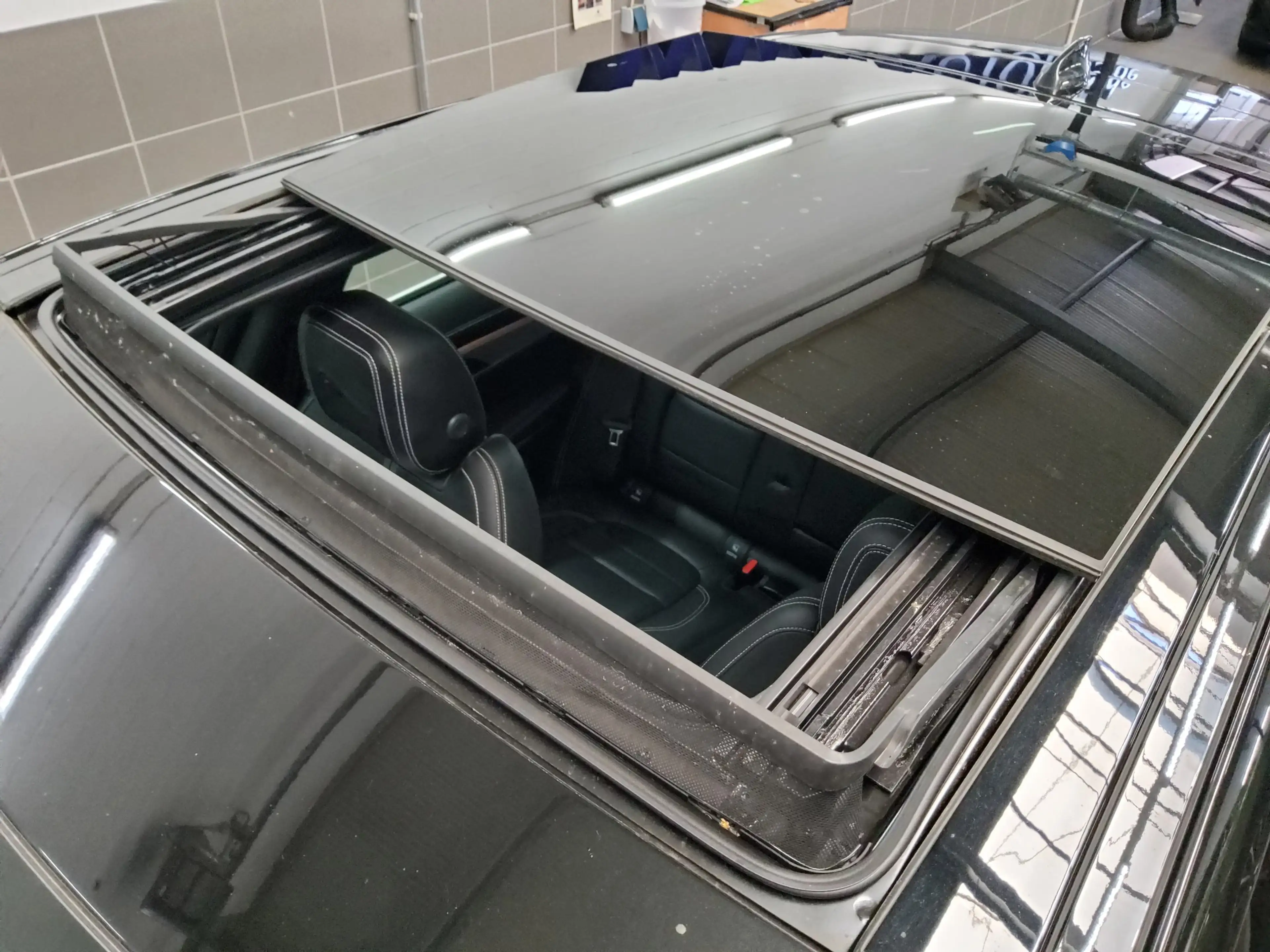Jaguar F-Pace R-Dynamic Leder Navi LED Pano Sound — photo 12