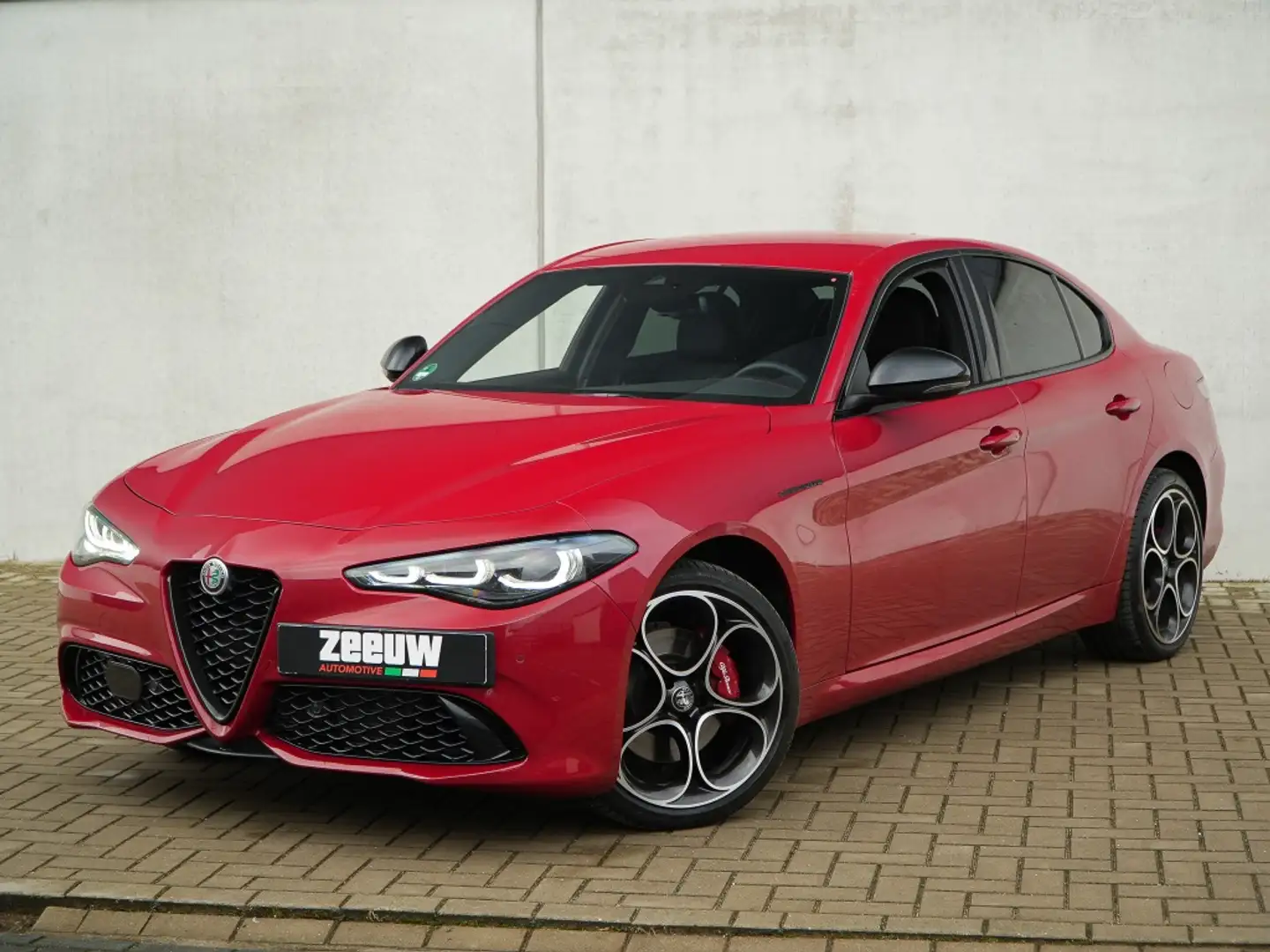 Alfa Romeo Giulia 2.0 Turbo 280 PK Competizione Q4 AWD | Harman | Ve Rood - 2
