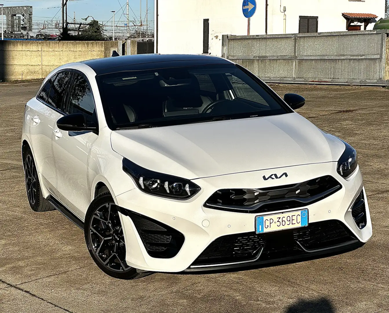 Kia ProCeed / pro_cee'd 1.5 T-GDI DCT7 OPF (48V Mild Hybrid) GT Line Bianco - 2