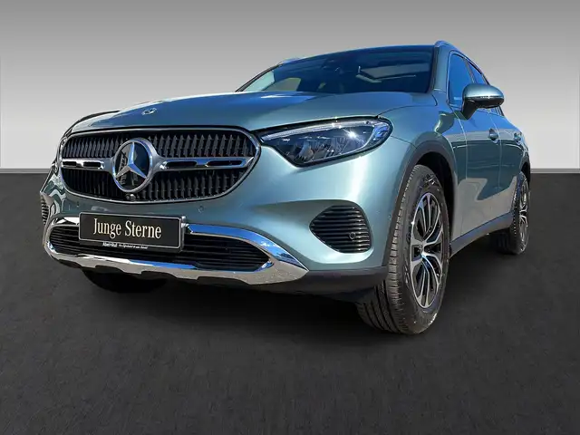 Mercedes-Benz GLC 200 view 2