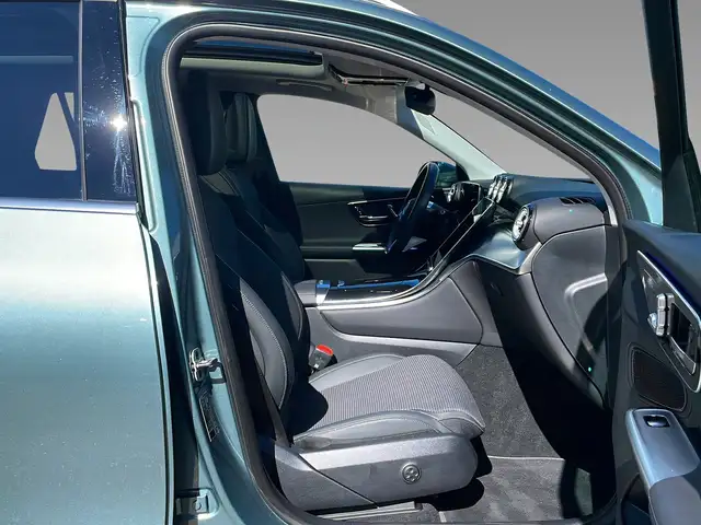 Mercedes-Benz GLC 200 view 13
