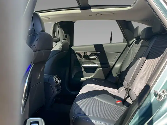 Mercedes-Benz GLC 200 view 11