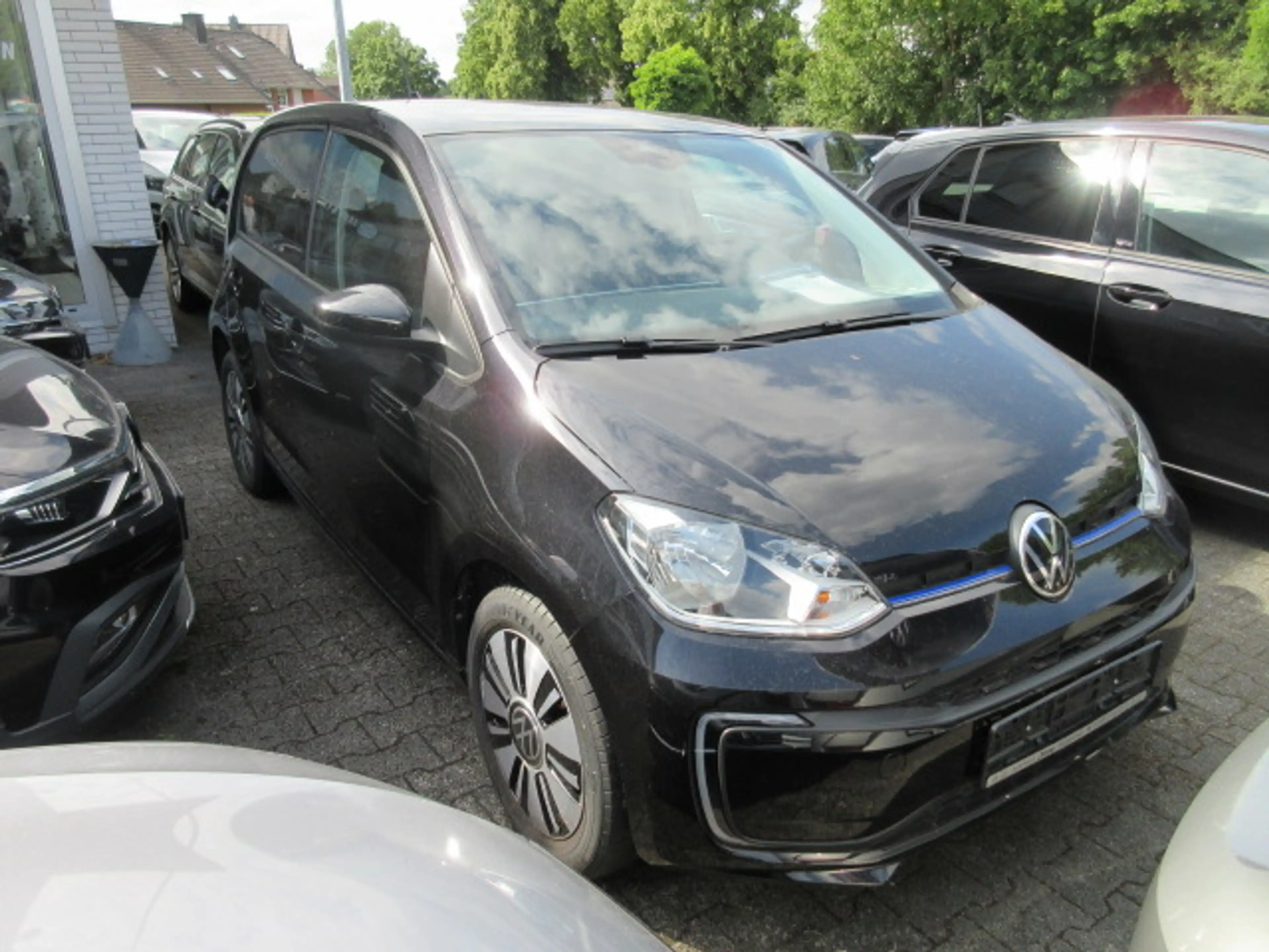 Volkswagen e-up! Style "Plus" Automatik NAVIV. KAMERA GRA ALU APS SITZHEIZUNG CLIMATRONIC — photo 4