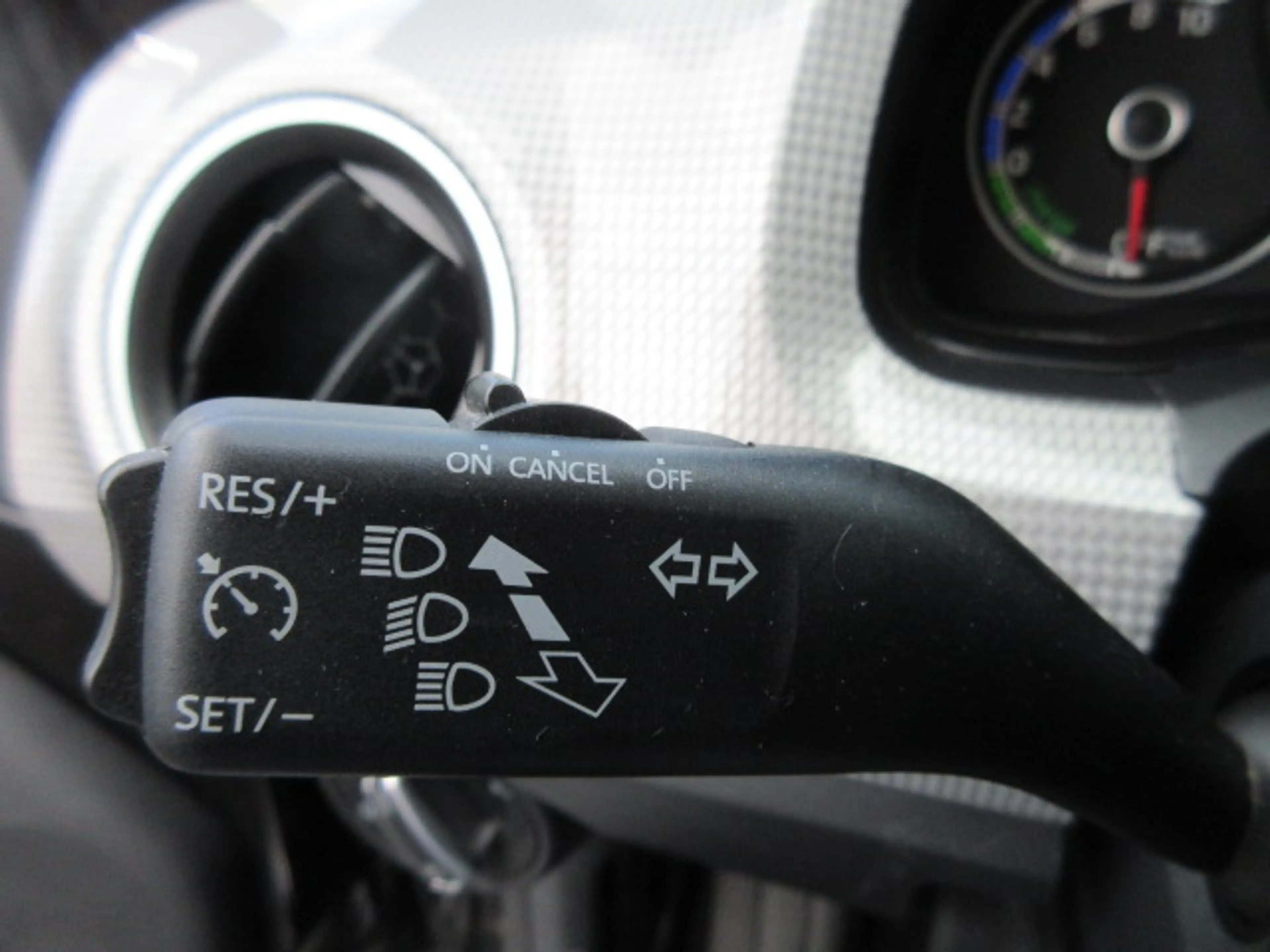 Volkswagen e-up! Style "Plus" Automatik NAVIV. KAMERA GRA ALU APS SITZHEIZUNG CLIMATRONIC — photo 9