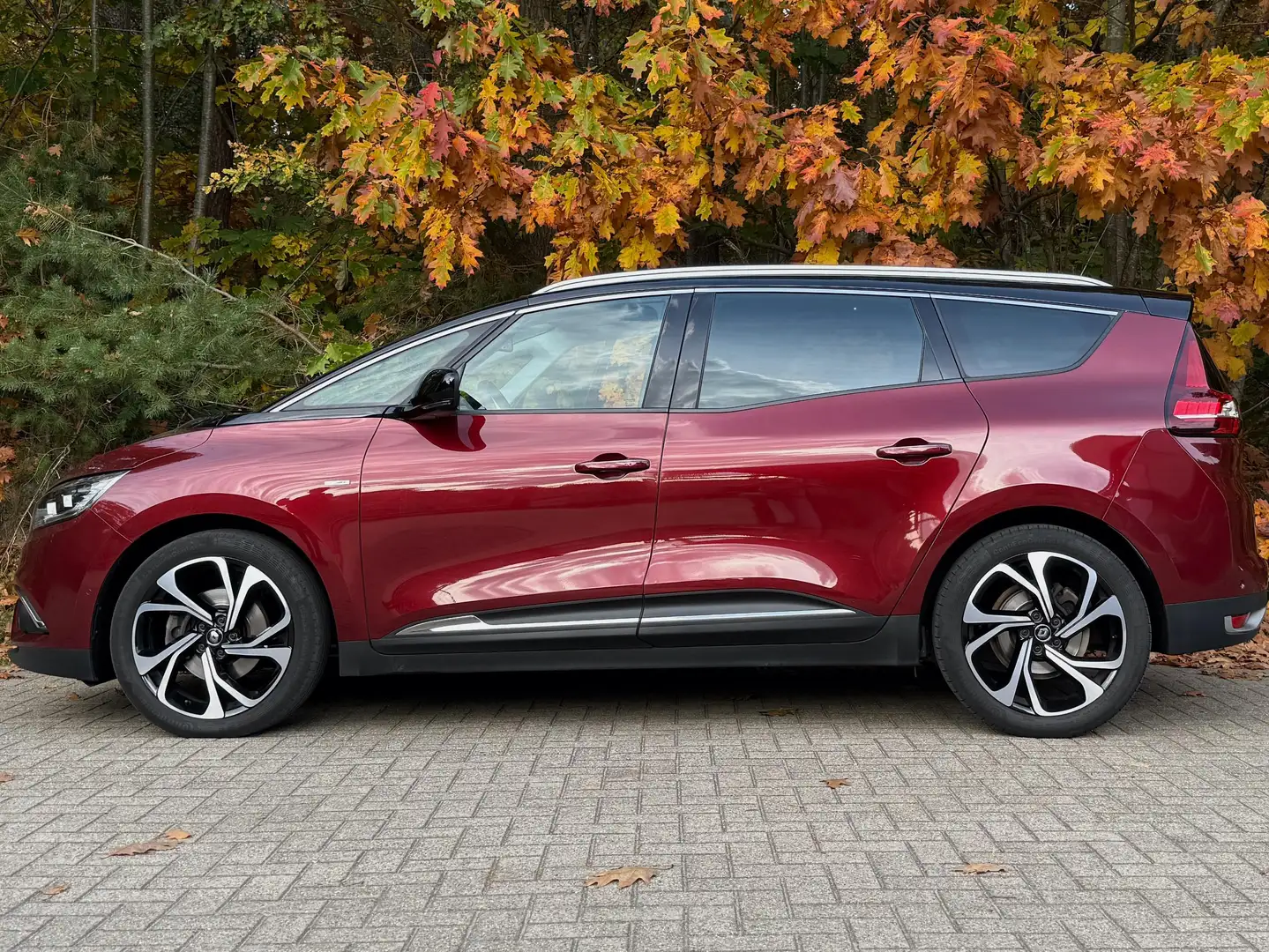 Renault Grand Scenic Grand Scenic BLUE dCi 120 BOSE EDITION Rouge - 1