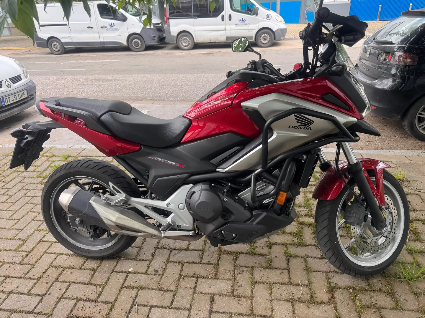 Honda NC 750 NC750X. DCT Červená - 2