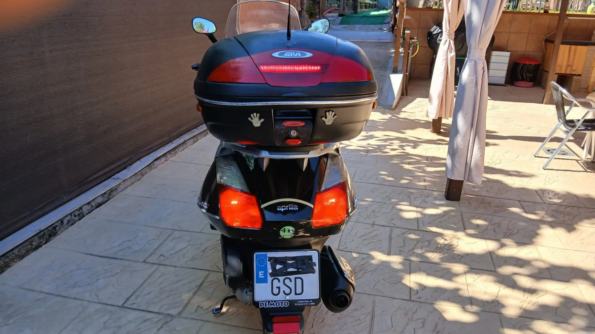 Aprilia Atlantic 125 Schwarz - 2