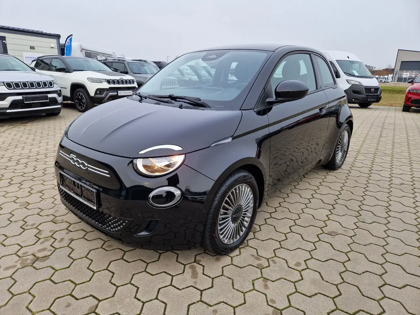 Fiat 500e Basis 42 kwh Schwarz - 1