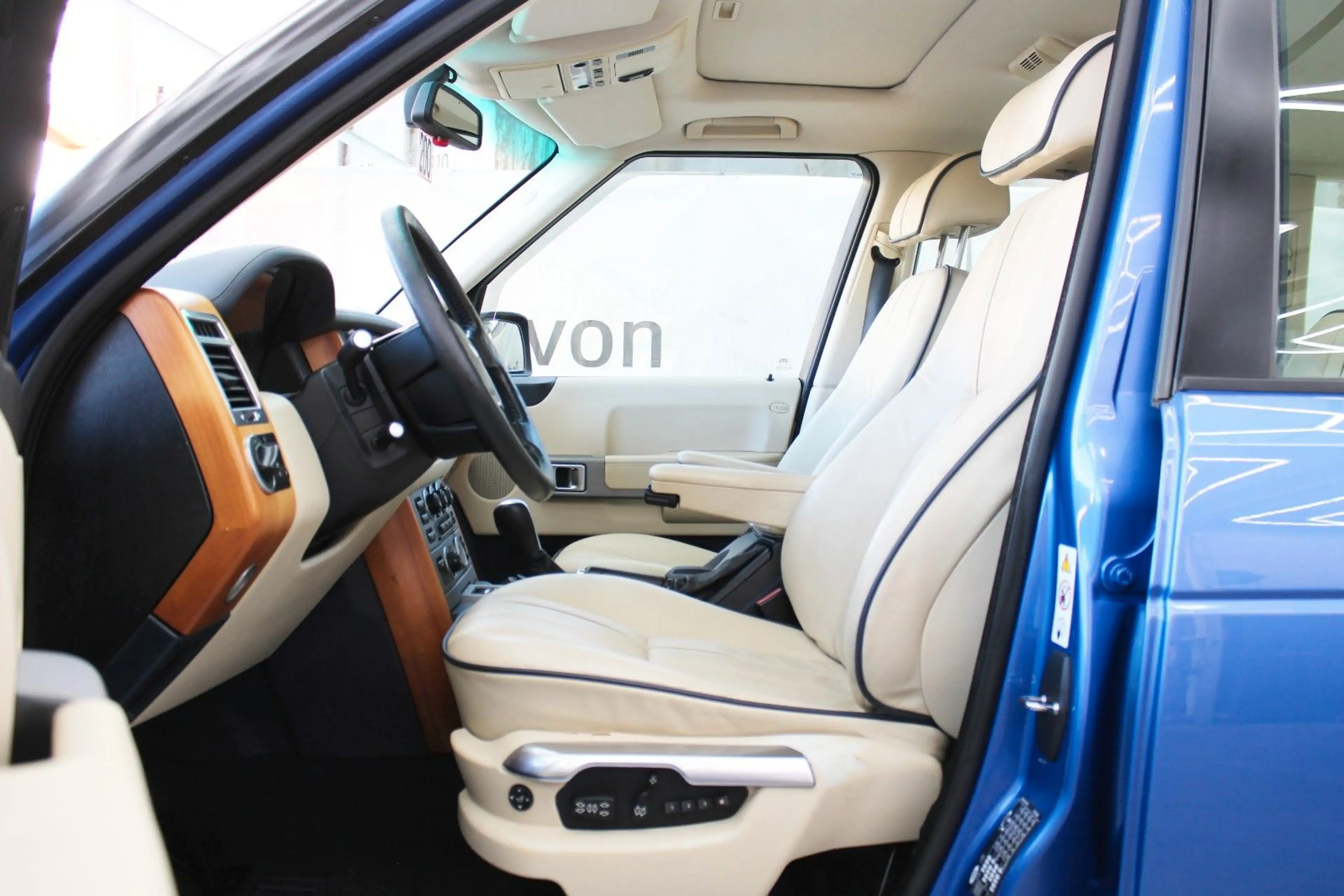 Land Rover Range Rover V8 Vogue *Tüv&Inspektion Neu*S.dach* — photo 6