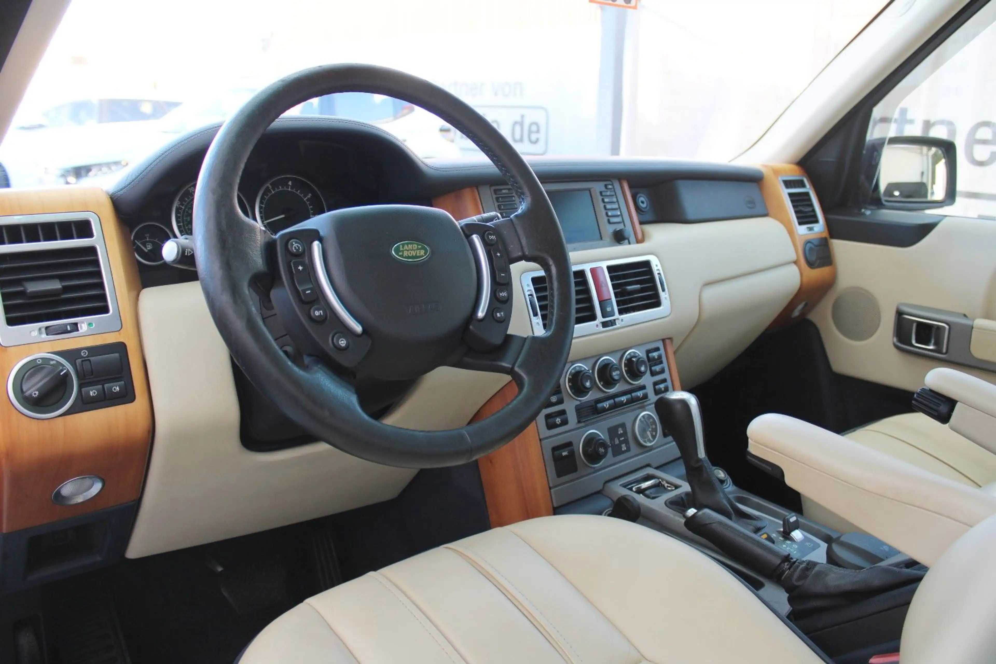Land Rover Range Rover V8 Vogue *Tüv&Inspektion Neu*S.dach* — photo 9