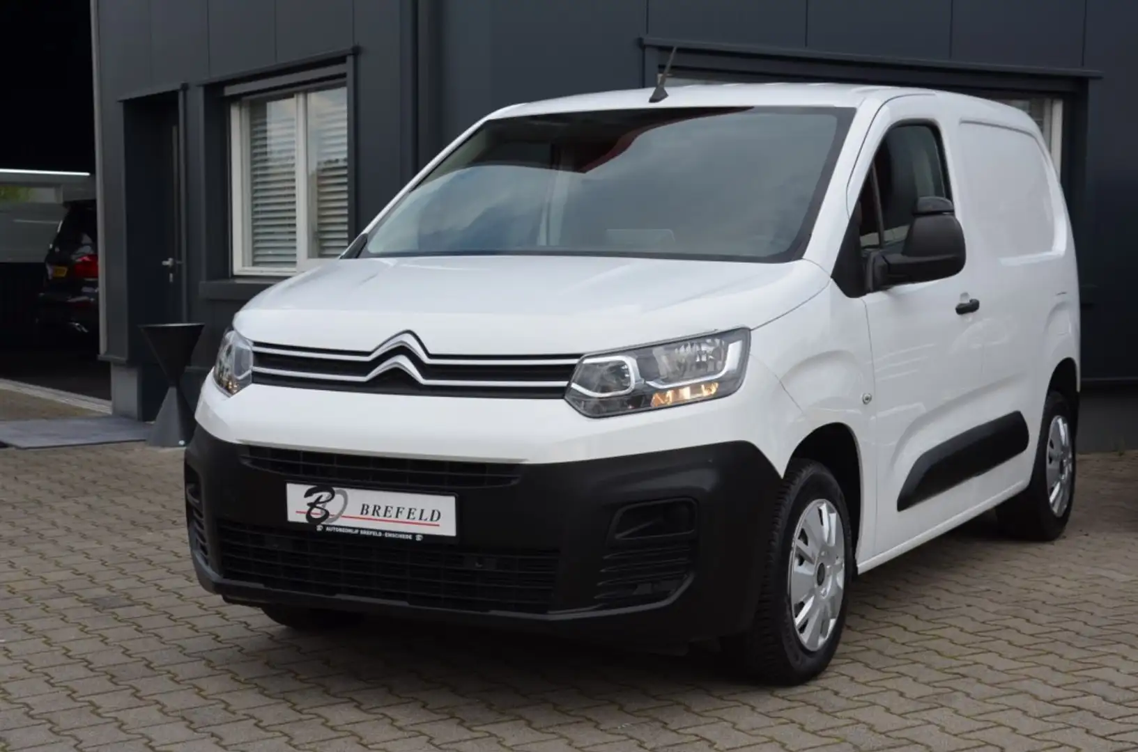 Citroen Berlingo 1.2  Pure Tech Benzine Blanc - 1