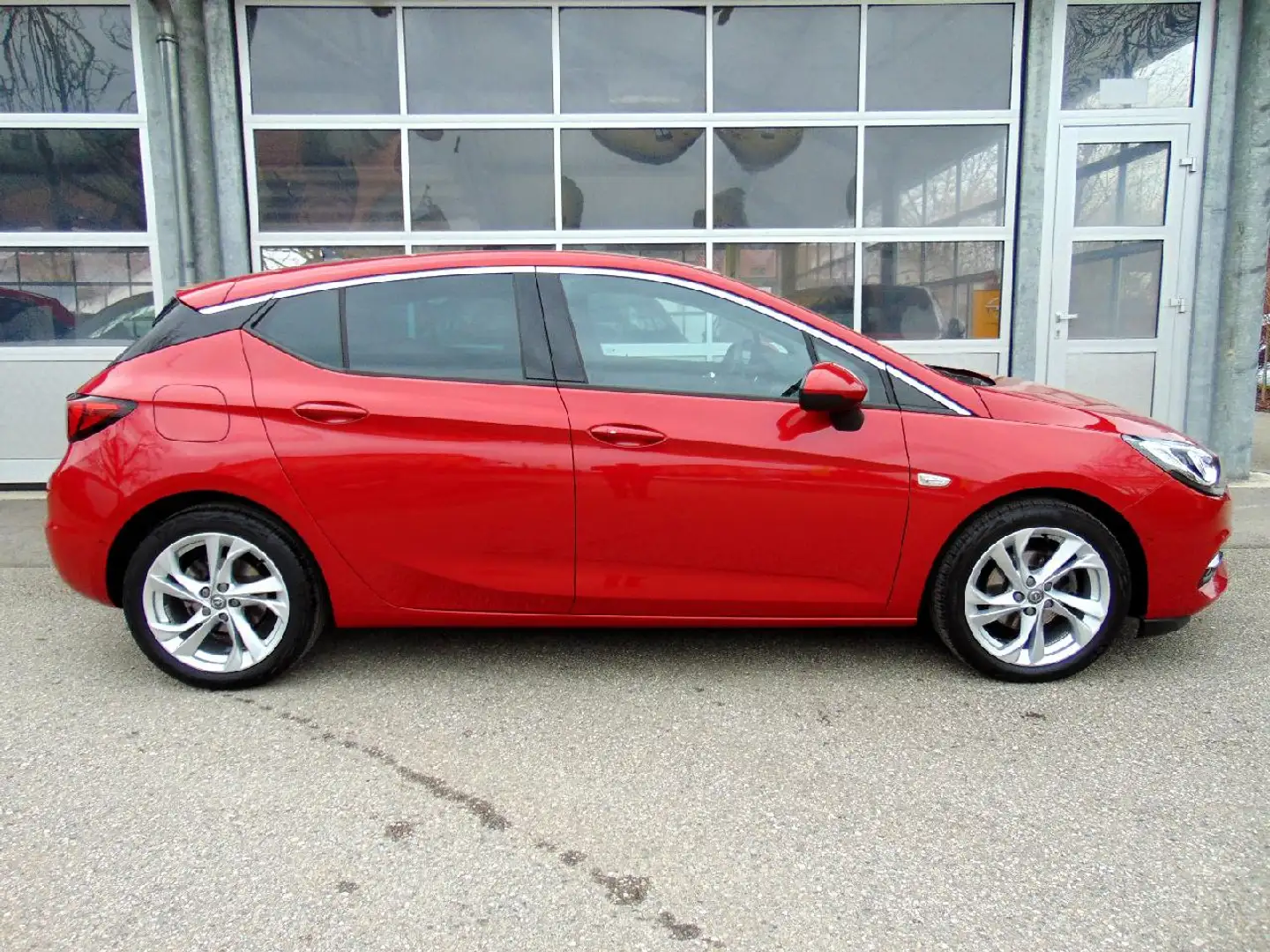 Opel Astra Lim. 5-trg. Elegance AT Rot - 2
