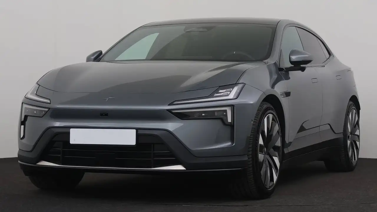 Polestar 4 2025