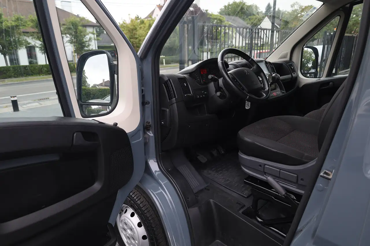 Peugeot Boxer 2.2 BlueHDi L2H2 ( EU6if ) 3pls. Camera Car-Play Cruise-Control Trek-Haak Alu Dakrek Wandpanelen, миниатюра 16