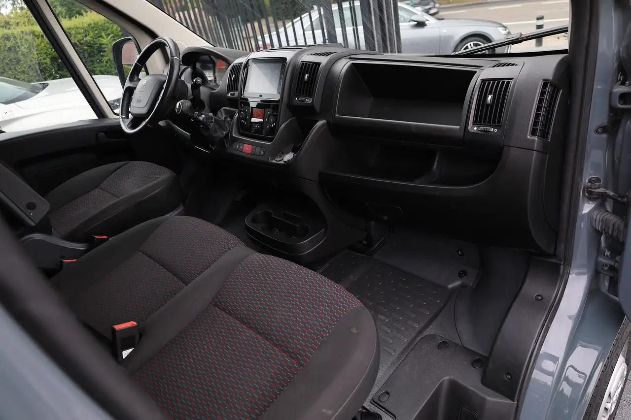 Peugeot Boxer 2.2 BlueHDi L2H2 ( EU6if ) 3pls. Camera Car-Play Cruise-Control Trek-Haak Alu Dakrek Wandpanelen, миниатюра 14