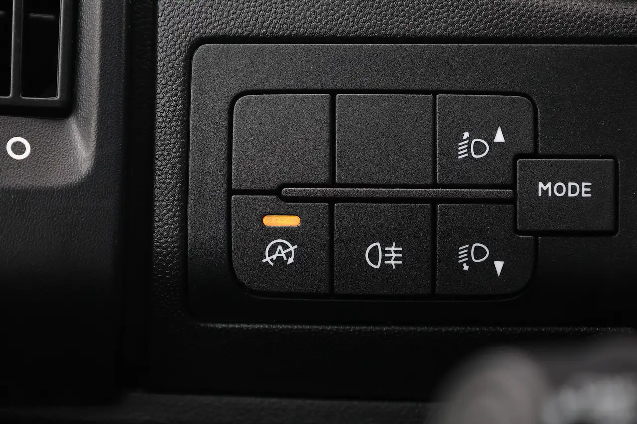 Peugeot Boxer 2.2 BlueHDi L2H2 ( EU6if ) 3pls. Camera Car-Play Cruise-Control Trek-Haak Alu Dakrek Wandpanelen, миниатюра 19