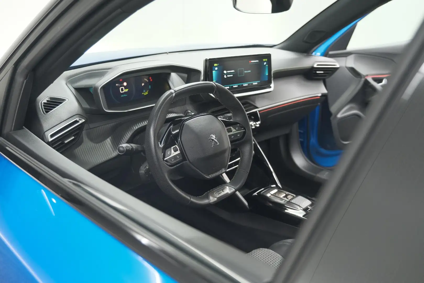 Peugeot e-2008 EV GT 50 kWh | 3 Fase | Trekhaak | Panoramadak | A Blauw - 2