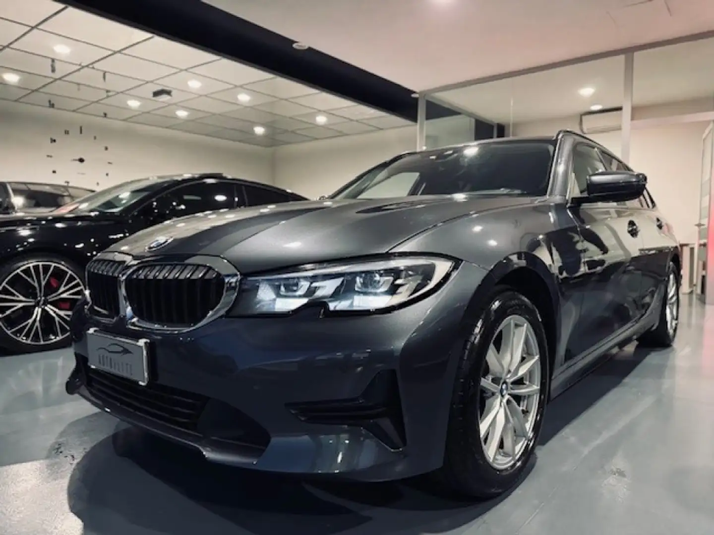 BMW 318 d 150CV 48V Touring Business Advantage Gris - 1