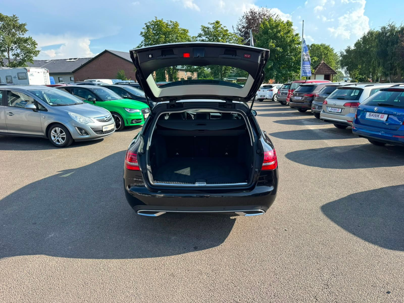 Mercedes-Benz C 220 d AUTOMATIK/AHK/KAMERA/KLIMA/LEDER/PANO — photo 9