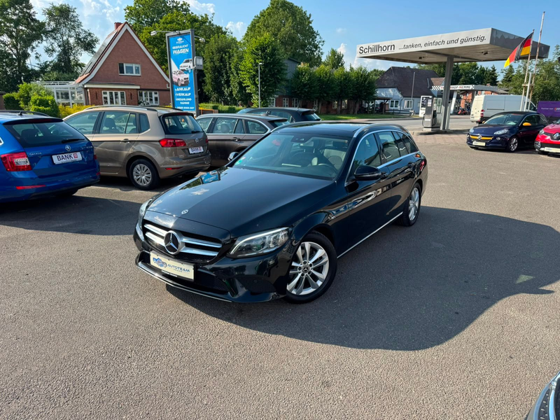 Mercedes-Benz C 220 d AUTOMATIK/AHK/KAMERA/KLIMA/LEDER/PANO