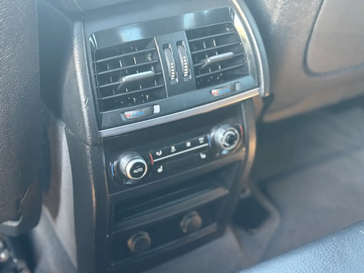 BMW X6 снимка BMW X6