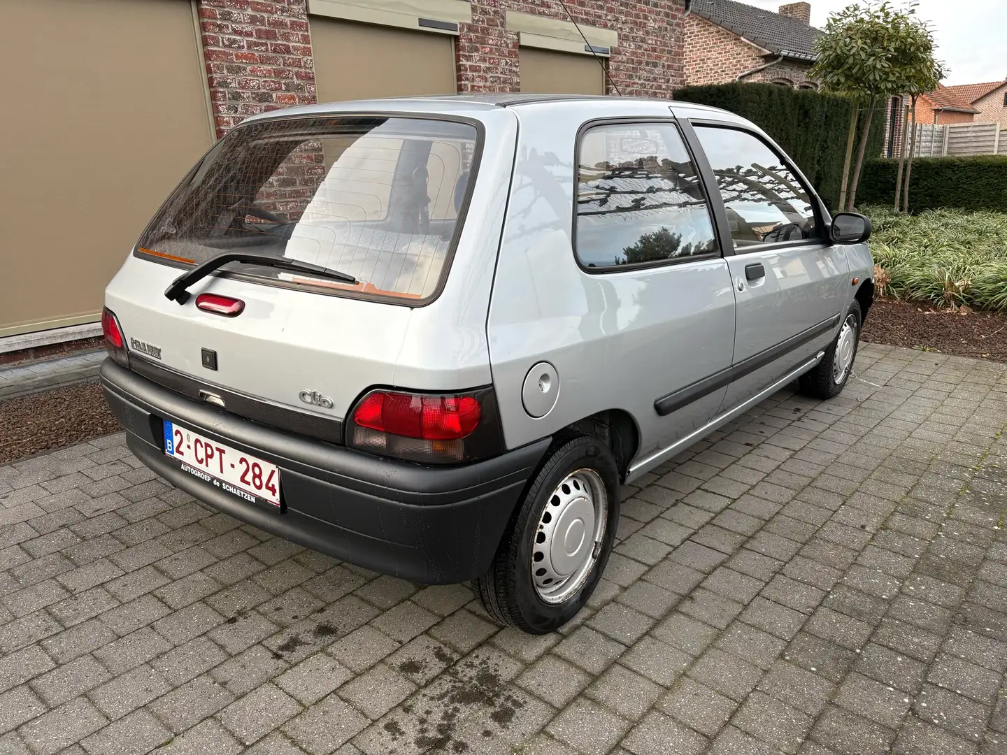 Renault Clio 1.2 RN Plateado - 2