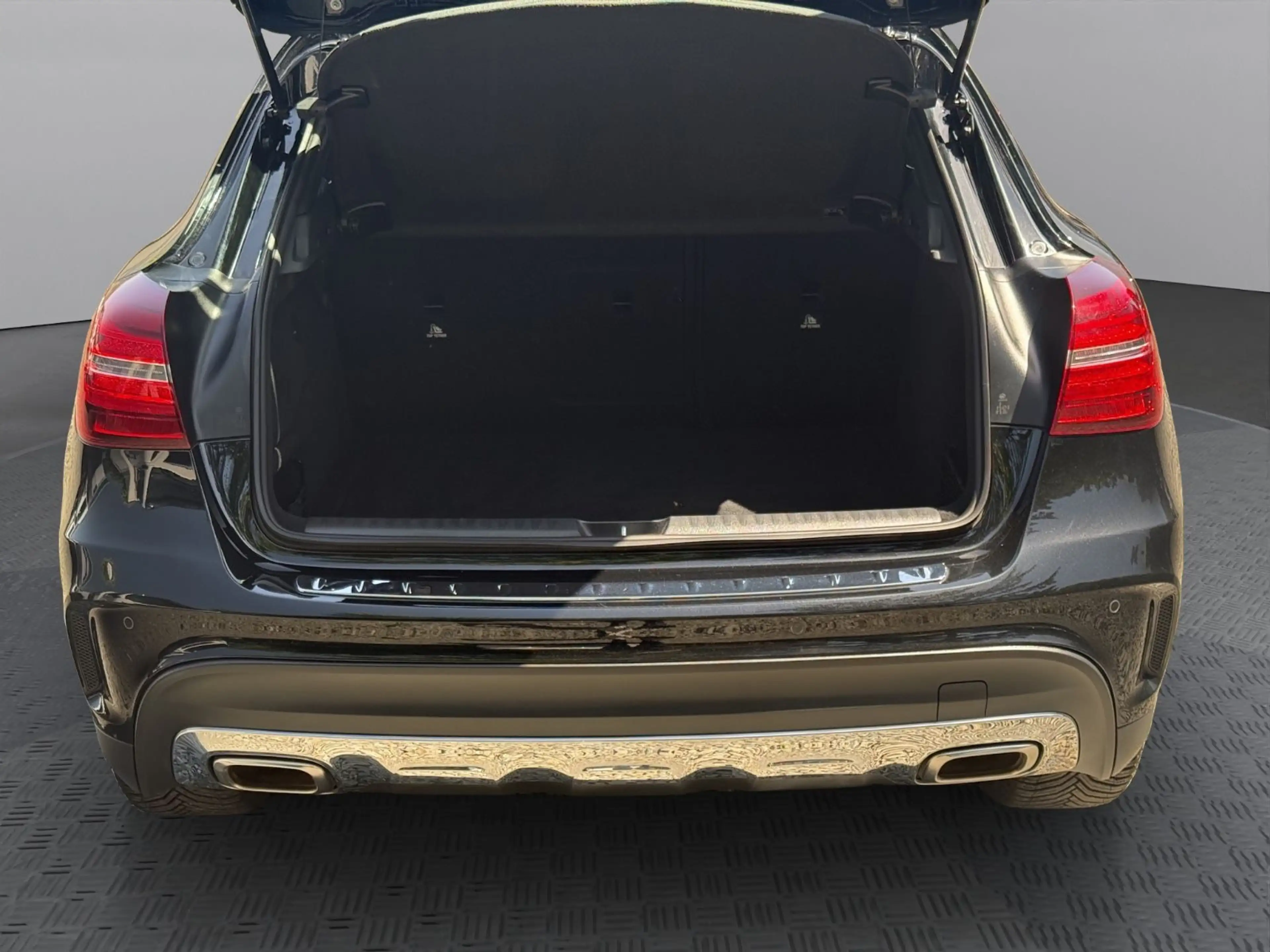 Mercedes-Benz GLA 250 AMG I PanoI 18Zoll I 4Season — photo 11