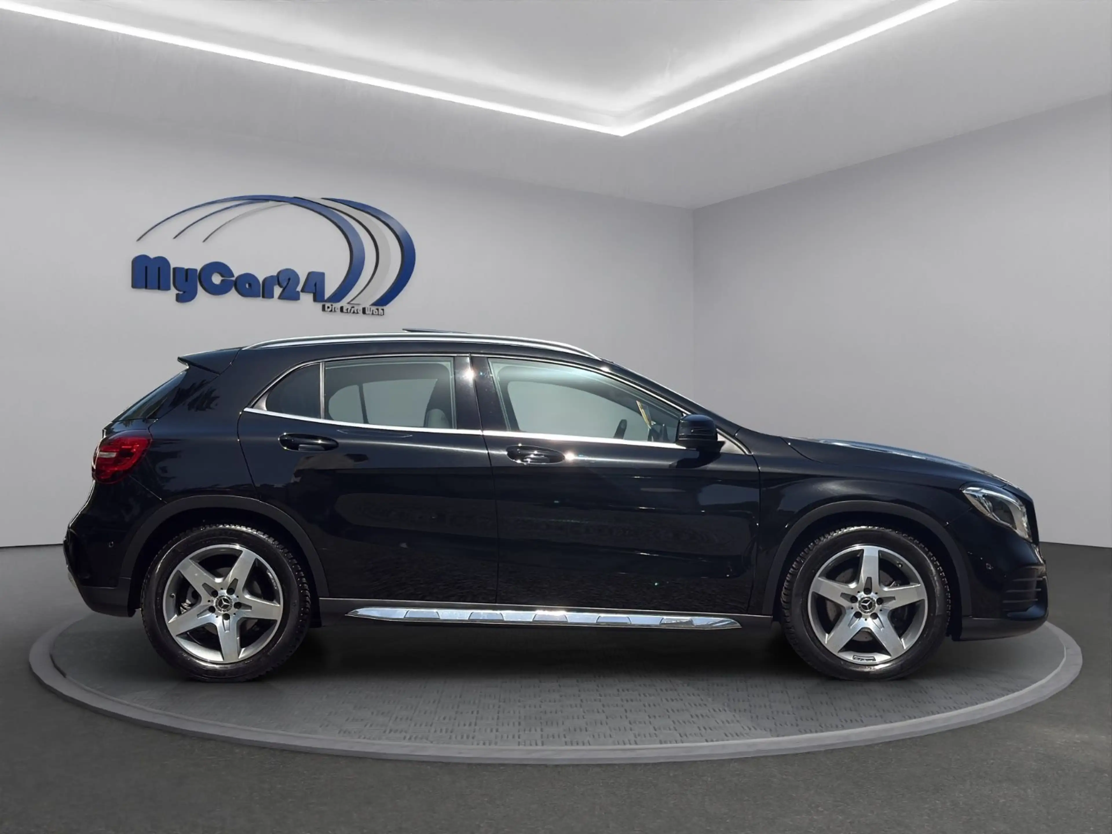 Mercedes-Benz GLA 250 AMG I PanoI 18Zoll I 4Season — photo 14