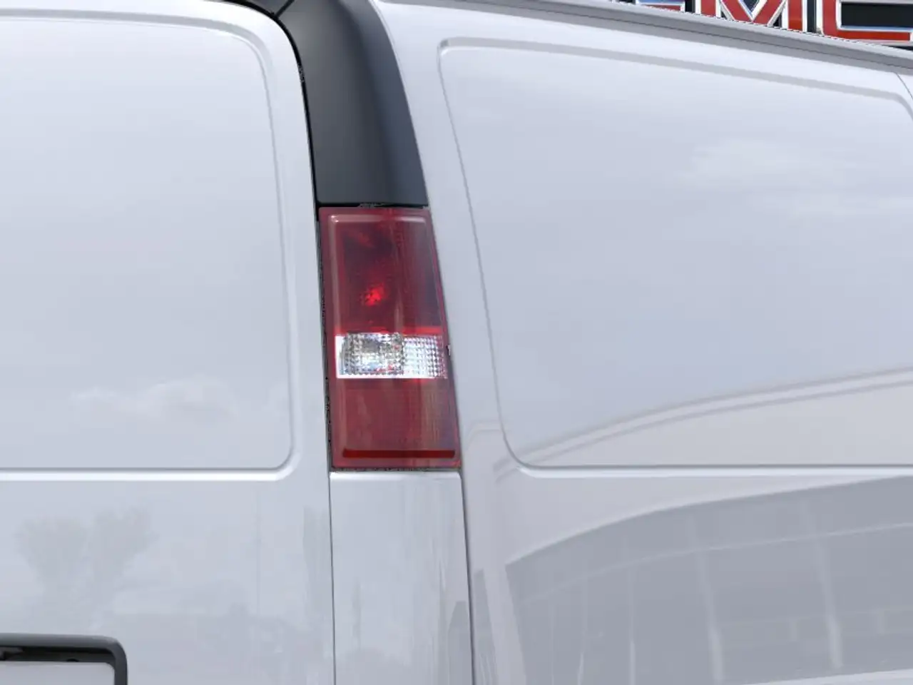 GMC Savana снимка GMC Savana