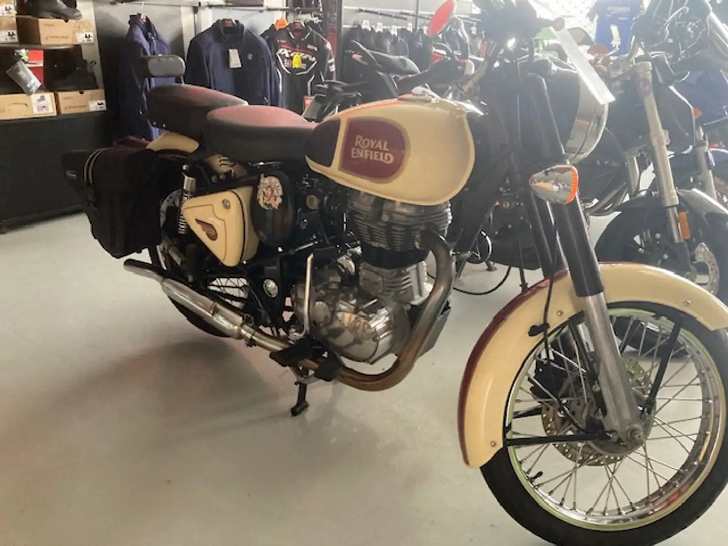 Royal Enfield Bullet 500 Beige - 2